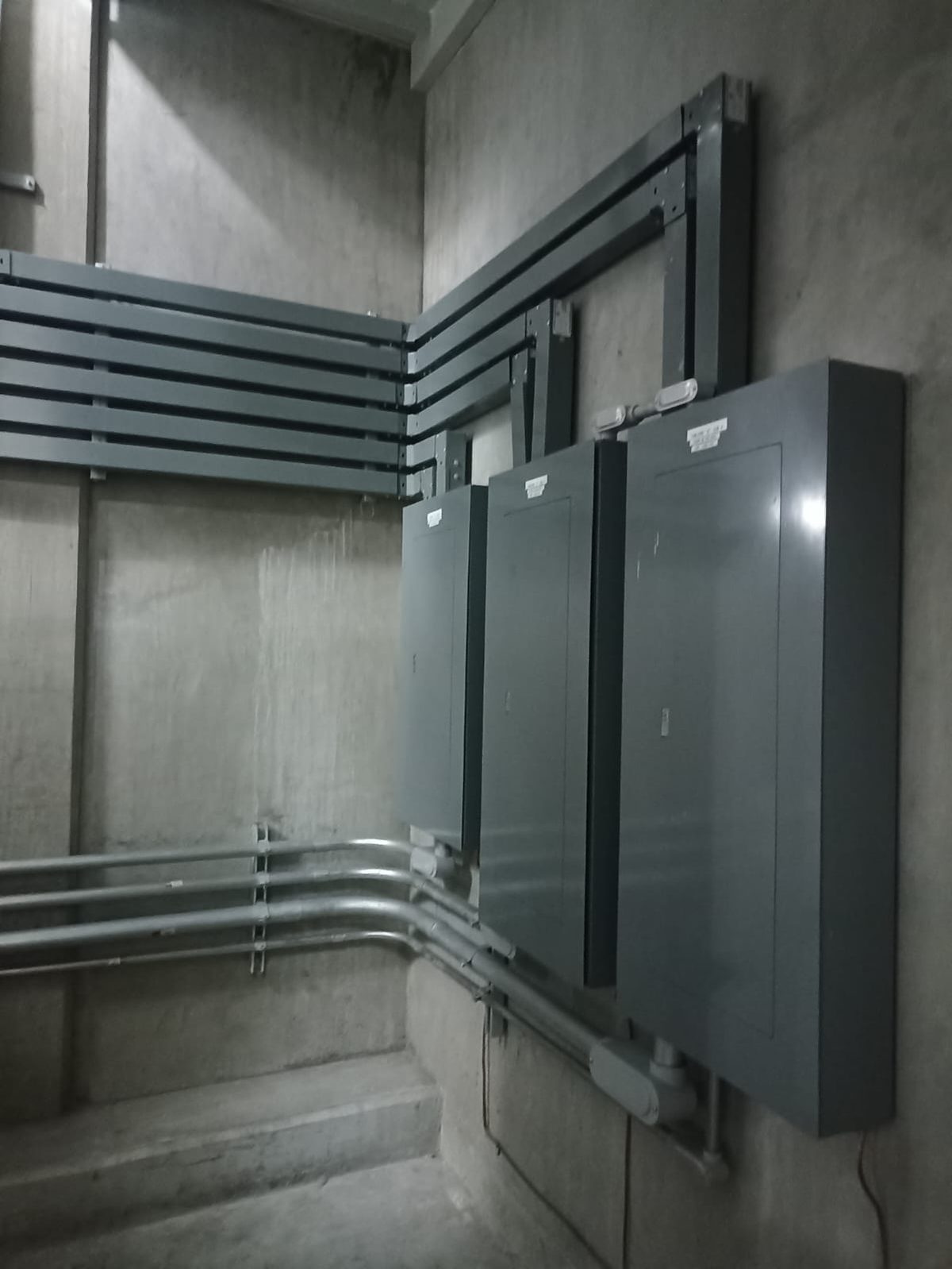 Instalación de tableros de distribución eléctrica